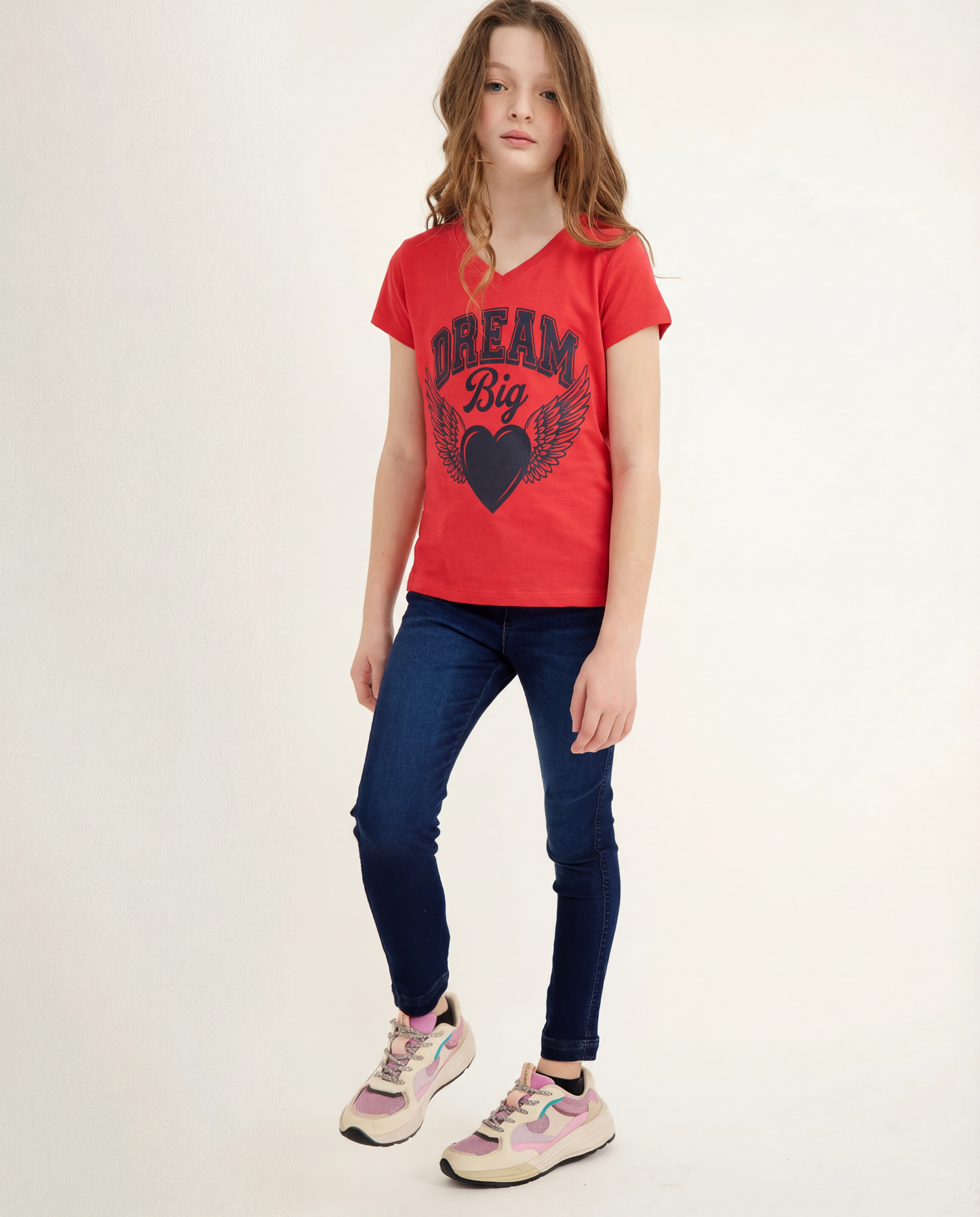 טי מודפס וי dream big