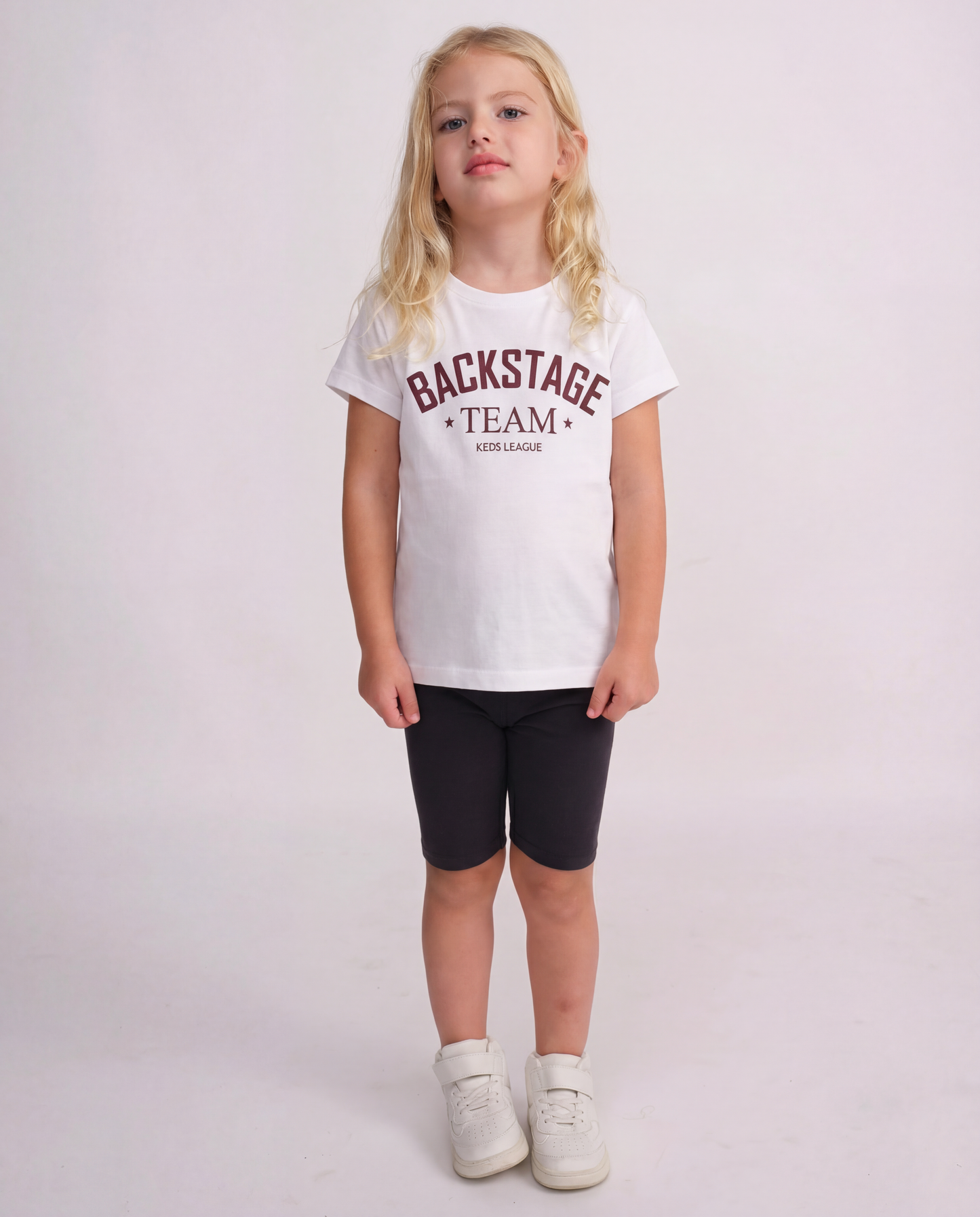 טי לייקרה מודפס ניקי backstage