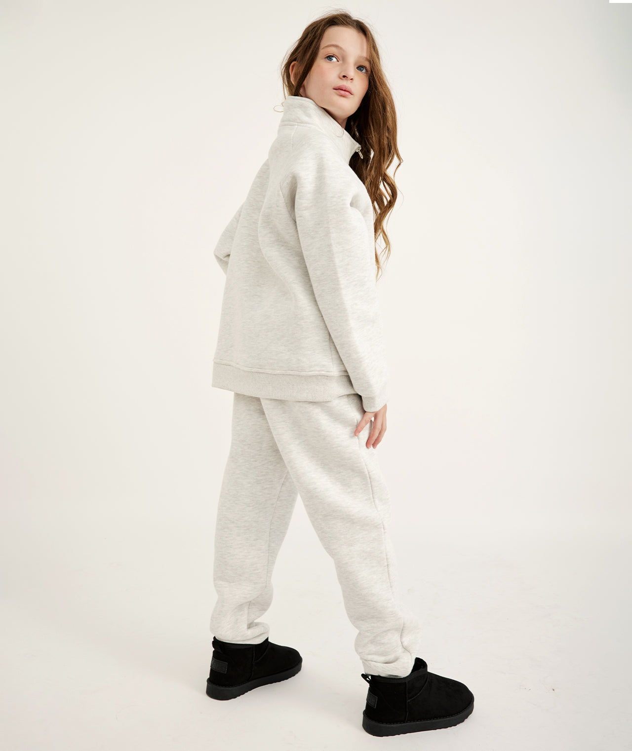 חליפת פוטר קפוצ'ון רוכסן ורקמה