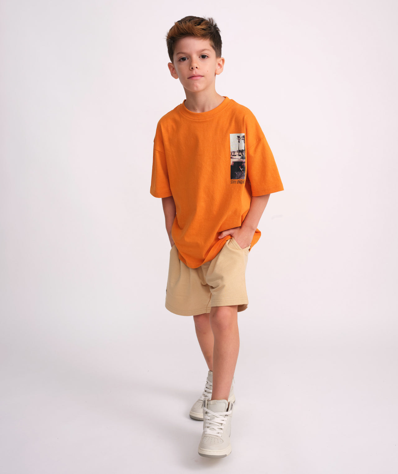 טי שירט עם דפוס SKATE FIT