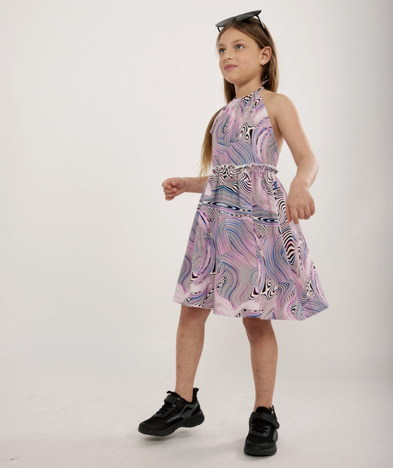 שמלת האלטר מסתובבת