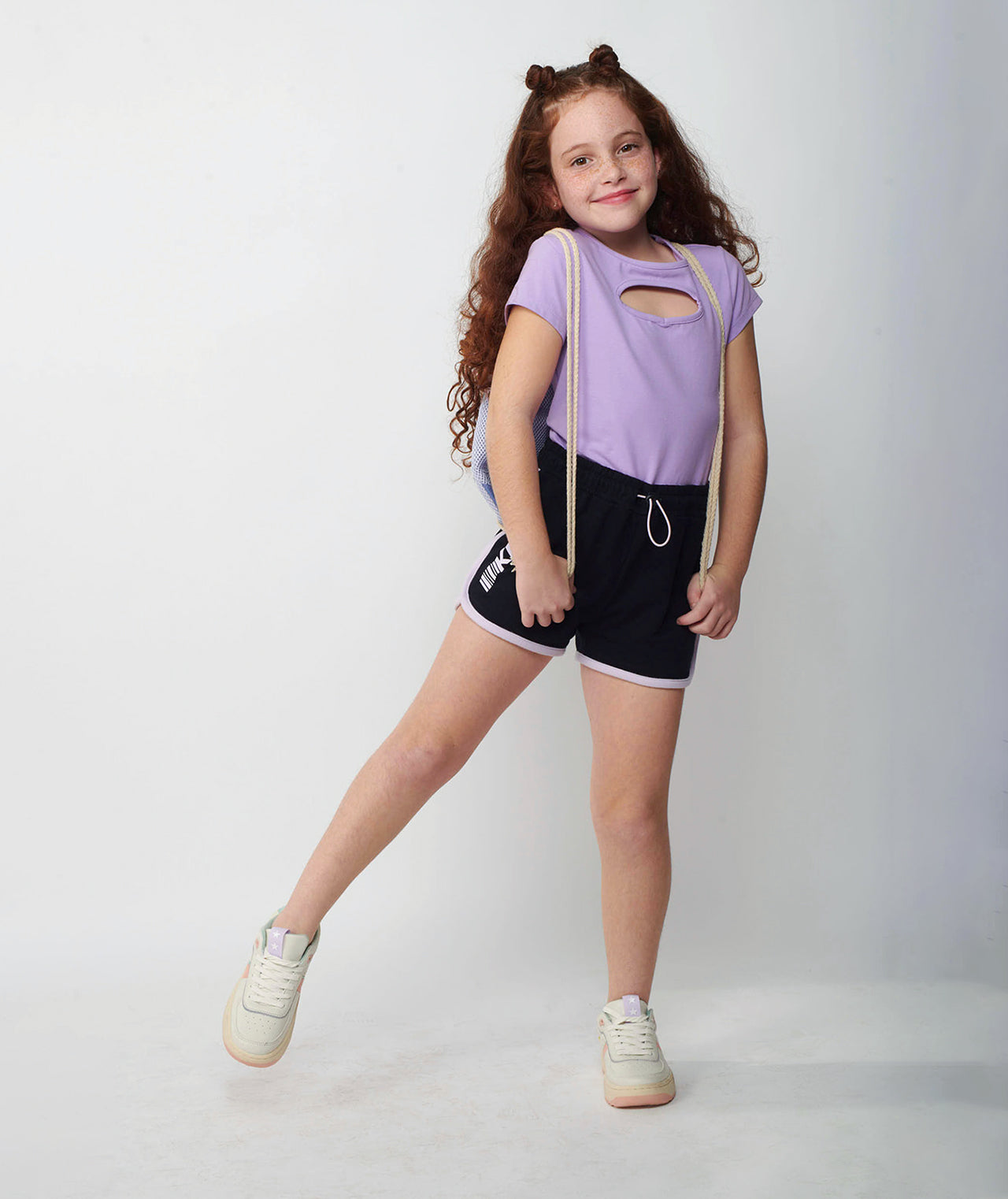 חולצת לייקרה פתח מעוגל