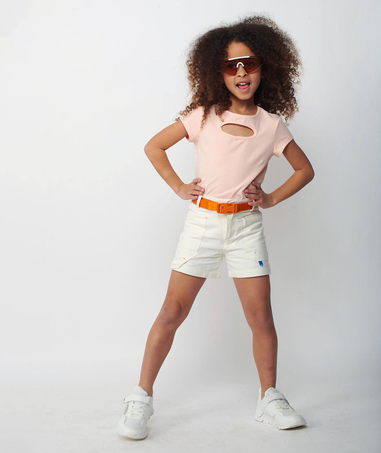 חולצת לייקרה פתח מעוגל