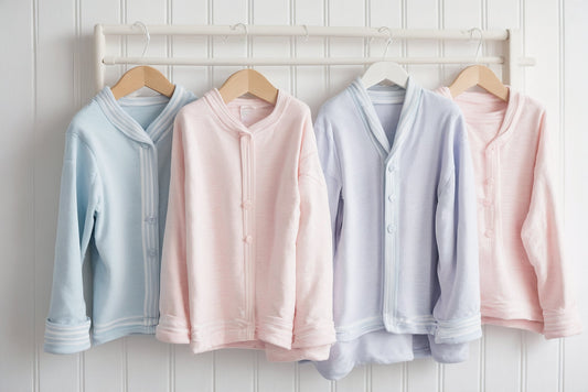 פיג׳מות לילדות שיתאימו לכל עונה: איך לבחור נכון