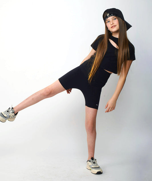 איך טייץ אחד יכול לשנות את כל הלוק של הילדה