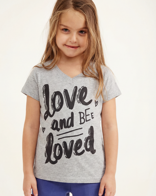 טי מודפס וי  love and be loved