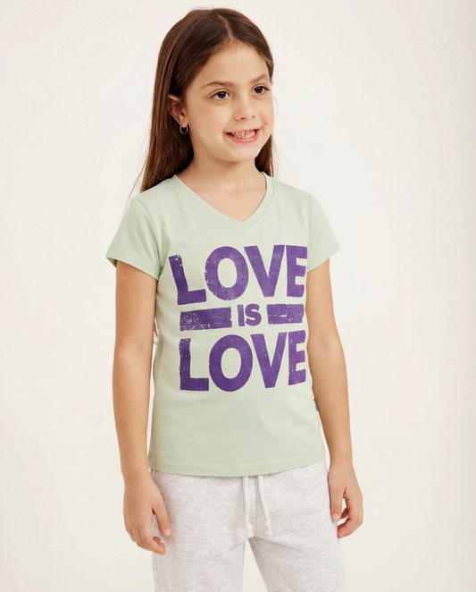 טי מודפס וי  love is love