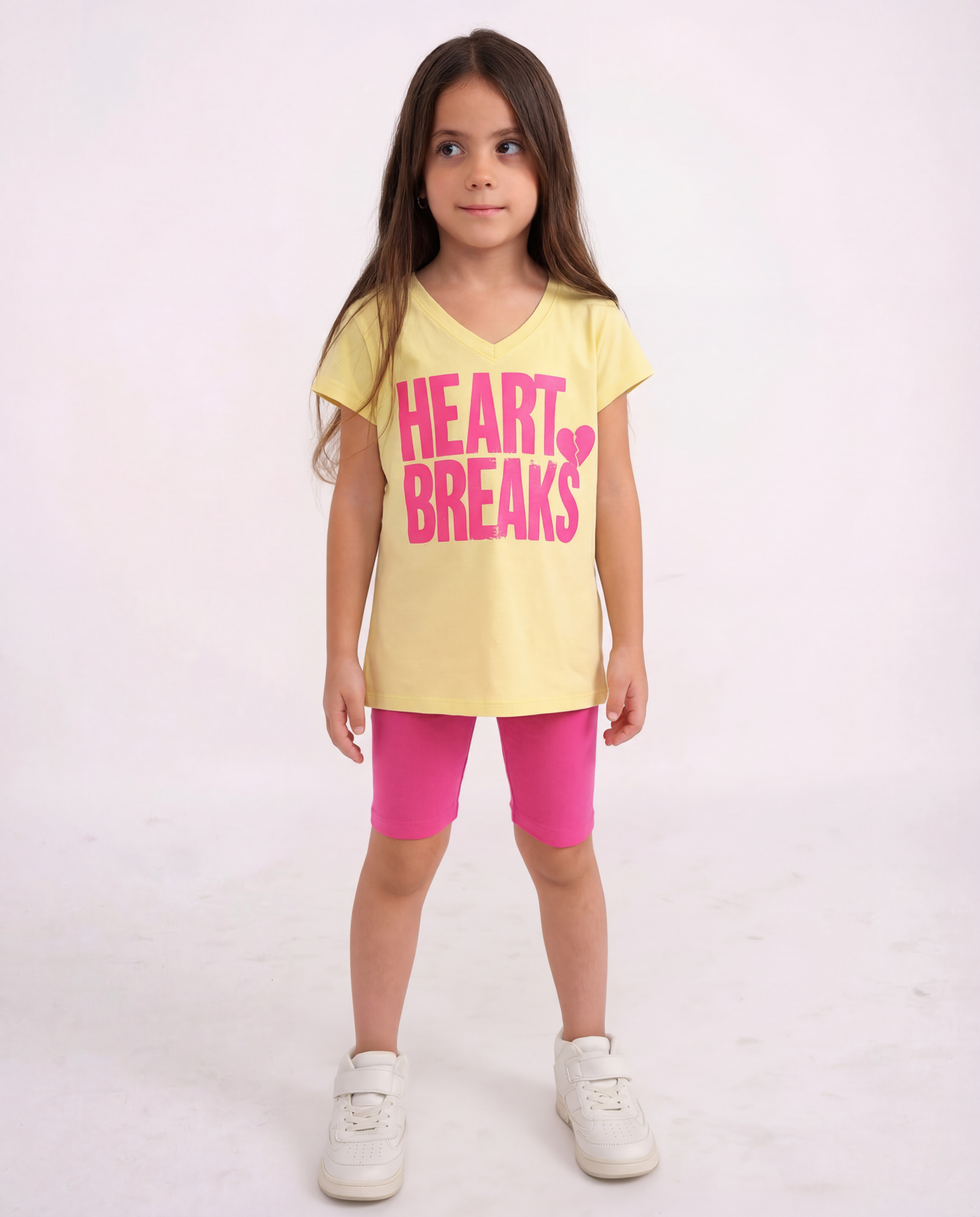 טי לייקרה מודפס וי heart breaks