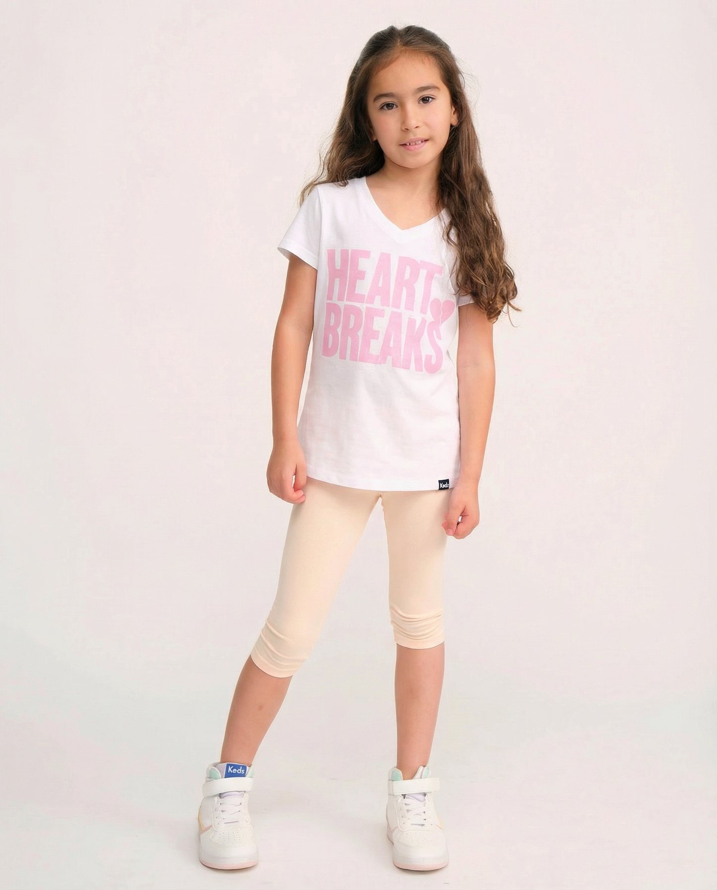 טי לייקרה מודפס וי heart breaks